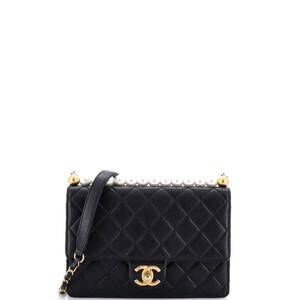 Chanel Chic Pearls Flap Bag Quilted #258815C37B